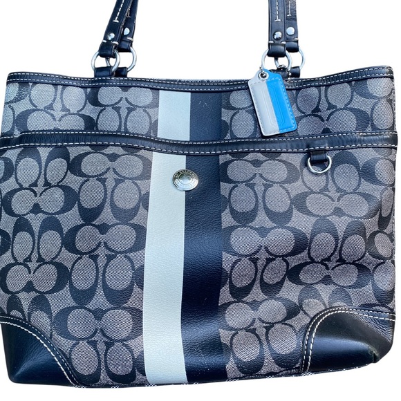Coach chelsea Black and Gray Signature Tote - Picture 3 of 11